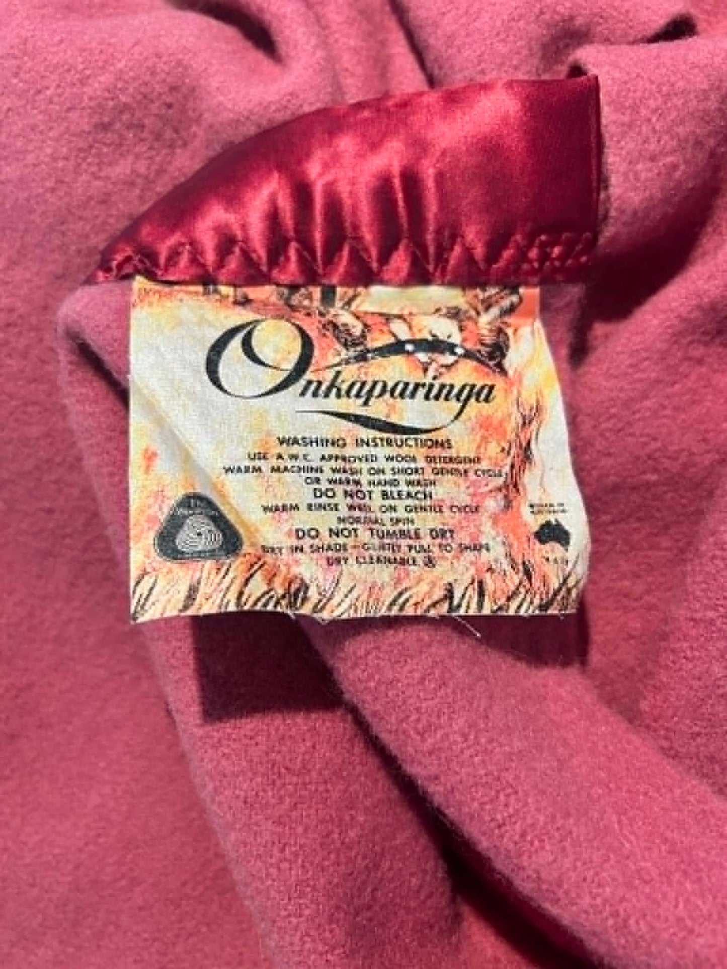 Vintage Onkaparinga Wool Blanket Queen Size 180 x 224cm Dusty Plum Mauve Satin Trim Australian Made