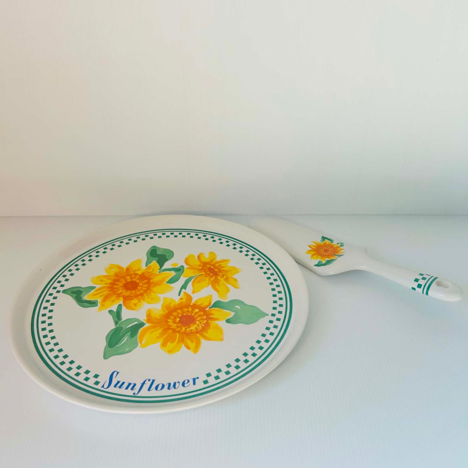 Vintage Riviera Sunflower Cake Plate & Server Set | SHI Japan | Hand Painted Ceramic Serving Plate 27.5cm
