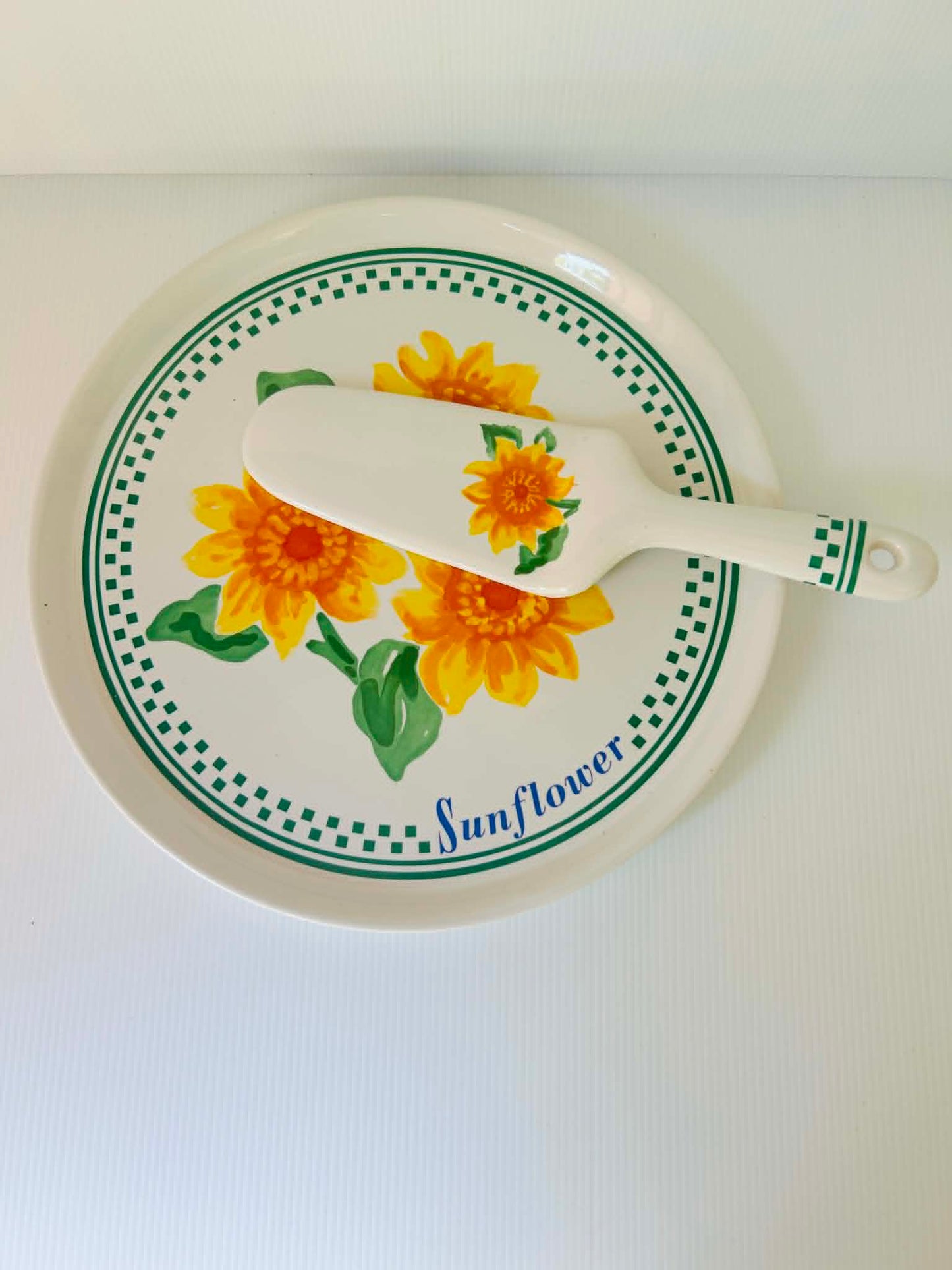 Vintage Riviera Sunflower Cake Plate & Server Set | SHI Japan | Hand Painted Ceramic Serving Plate 27.5cm
