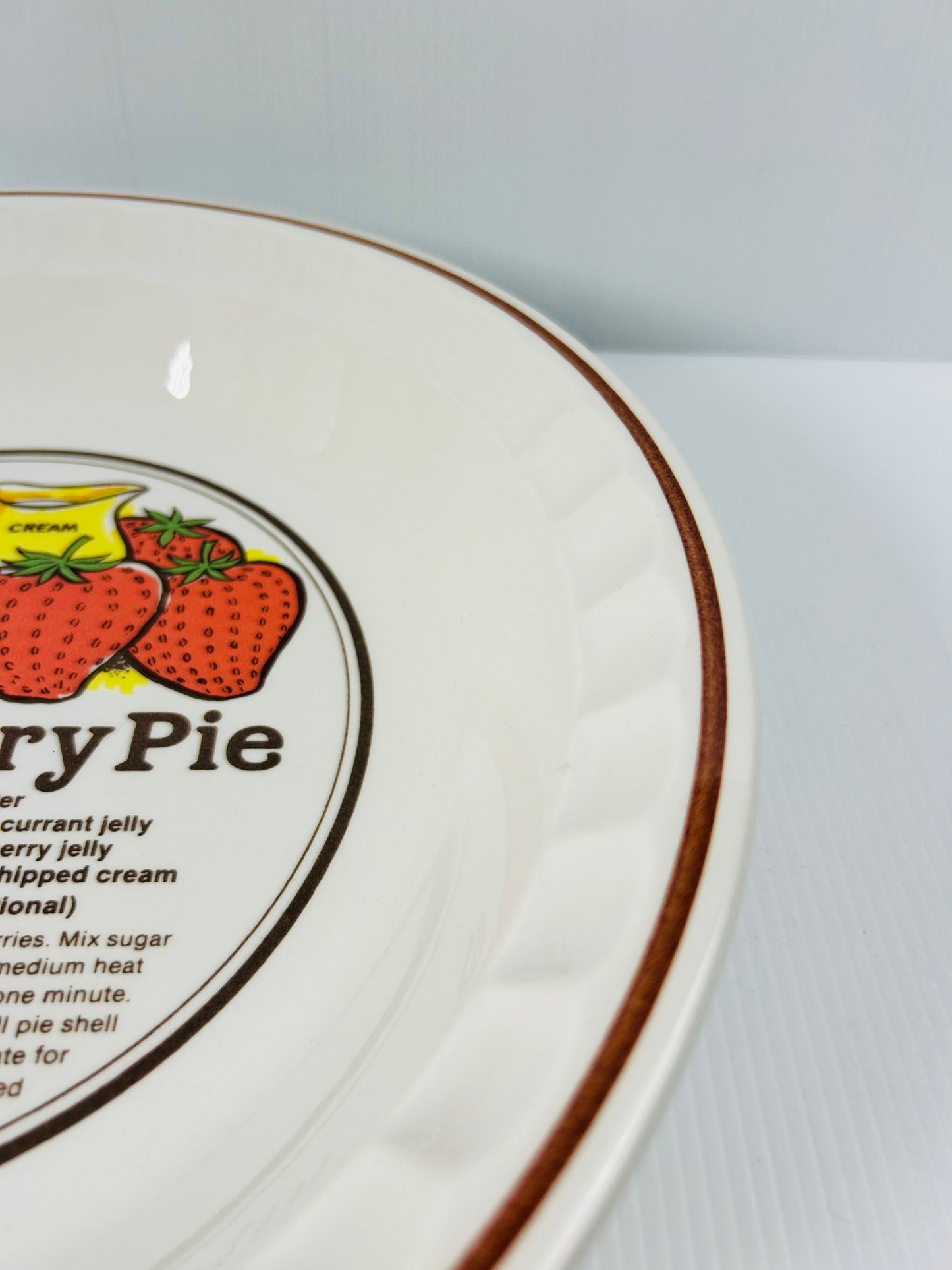 Vintage Strawberry Pie Recipe Dish Made in Korea Retro Ceramic Pie Plate Baking Dish 27cm