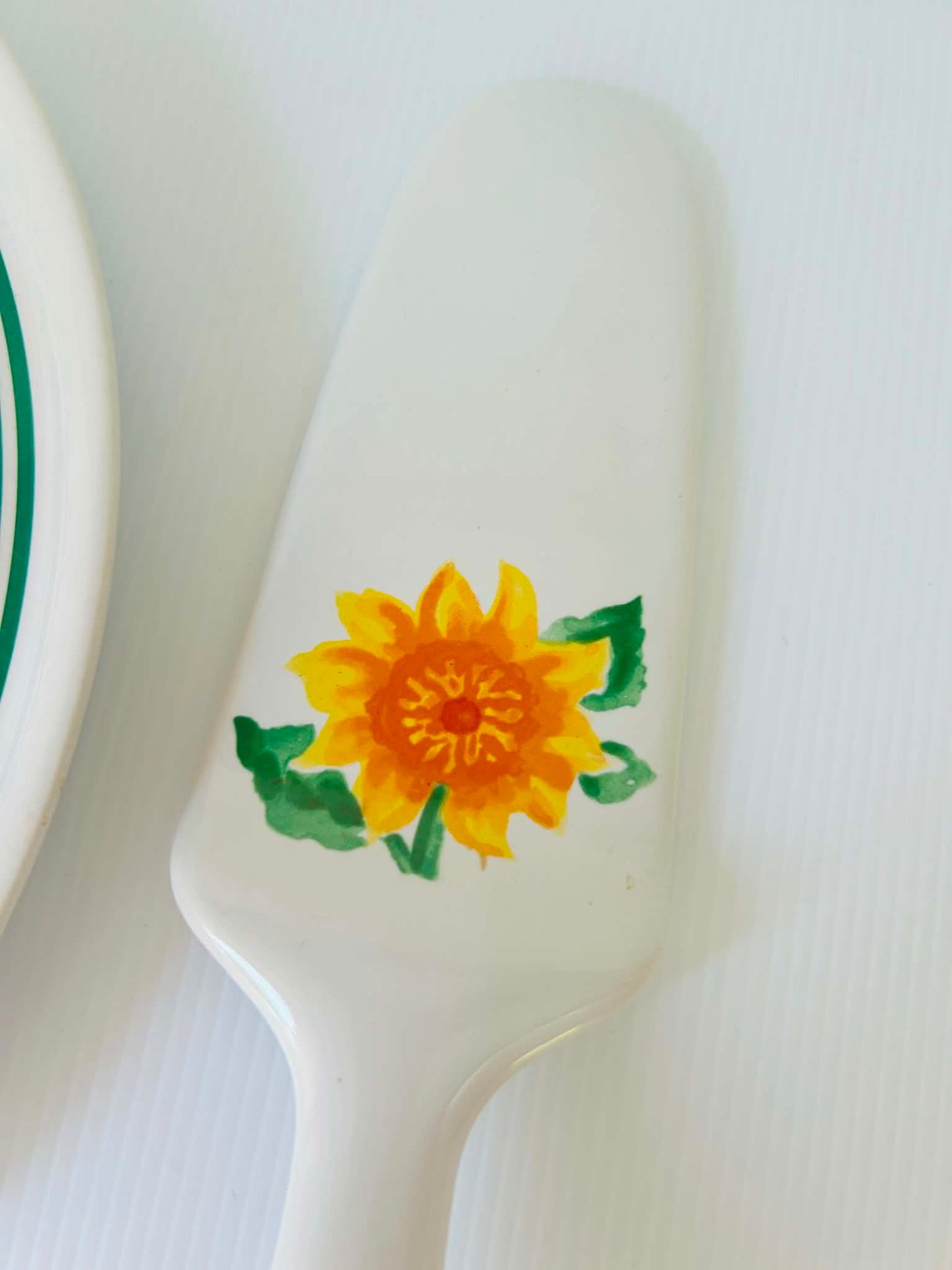 Vintage Riviera Sunflower Cake Plate & Server Set | SHI Japan | Hand Painted Ceramic Serving Plate 27.5cm