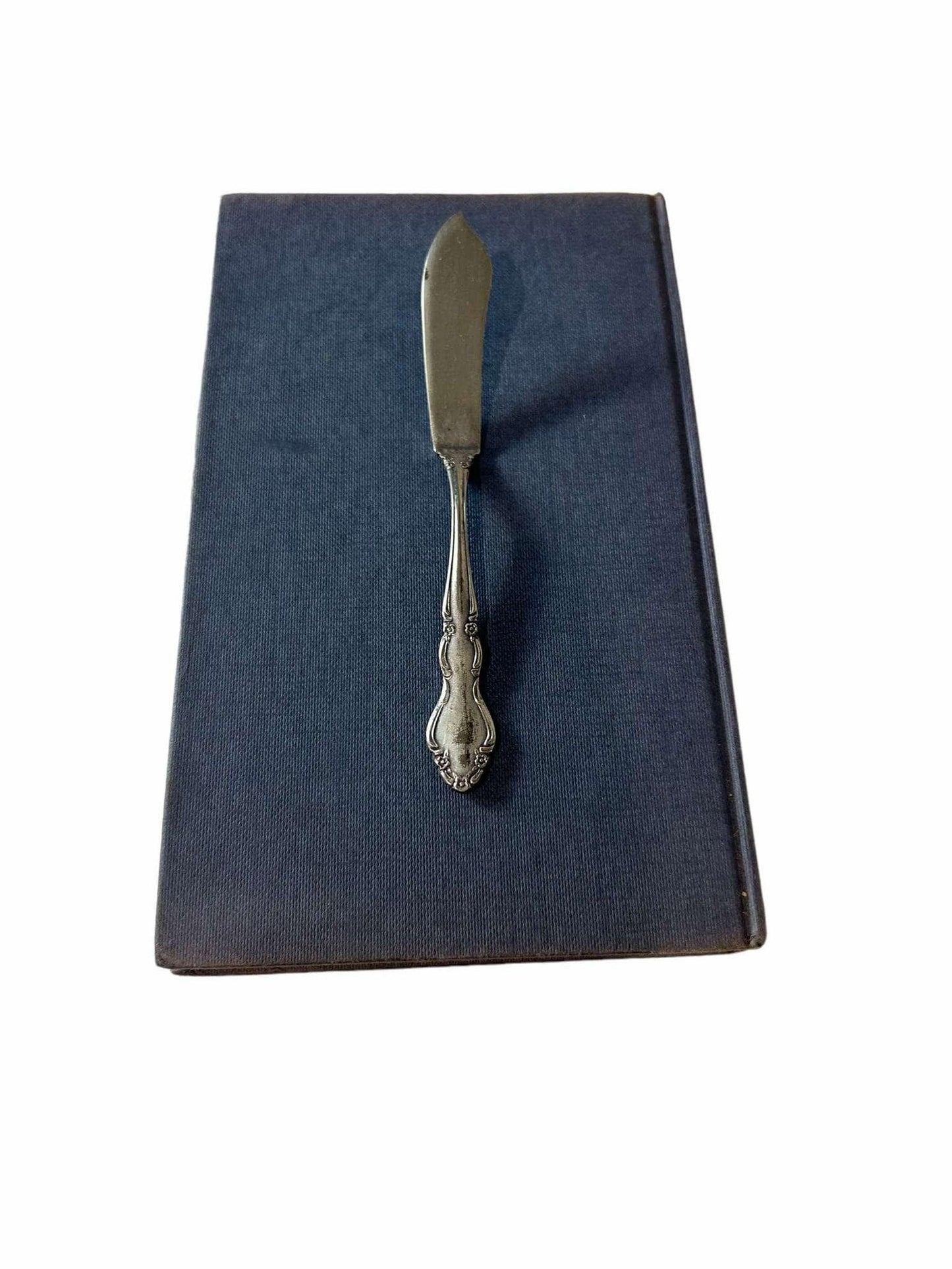 Vintage Oneida Silver-Plated Butter Knife with Floral Handle