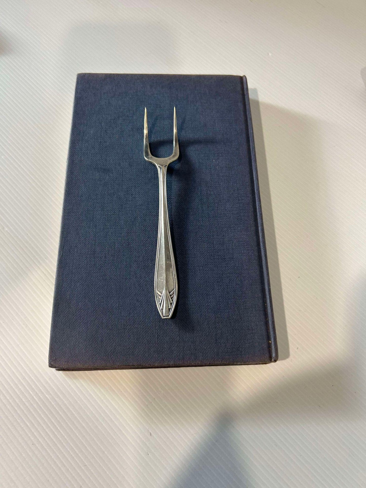 Vintage Art Nouveau Pickle Fork: EPNS Serving Flatware