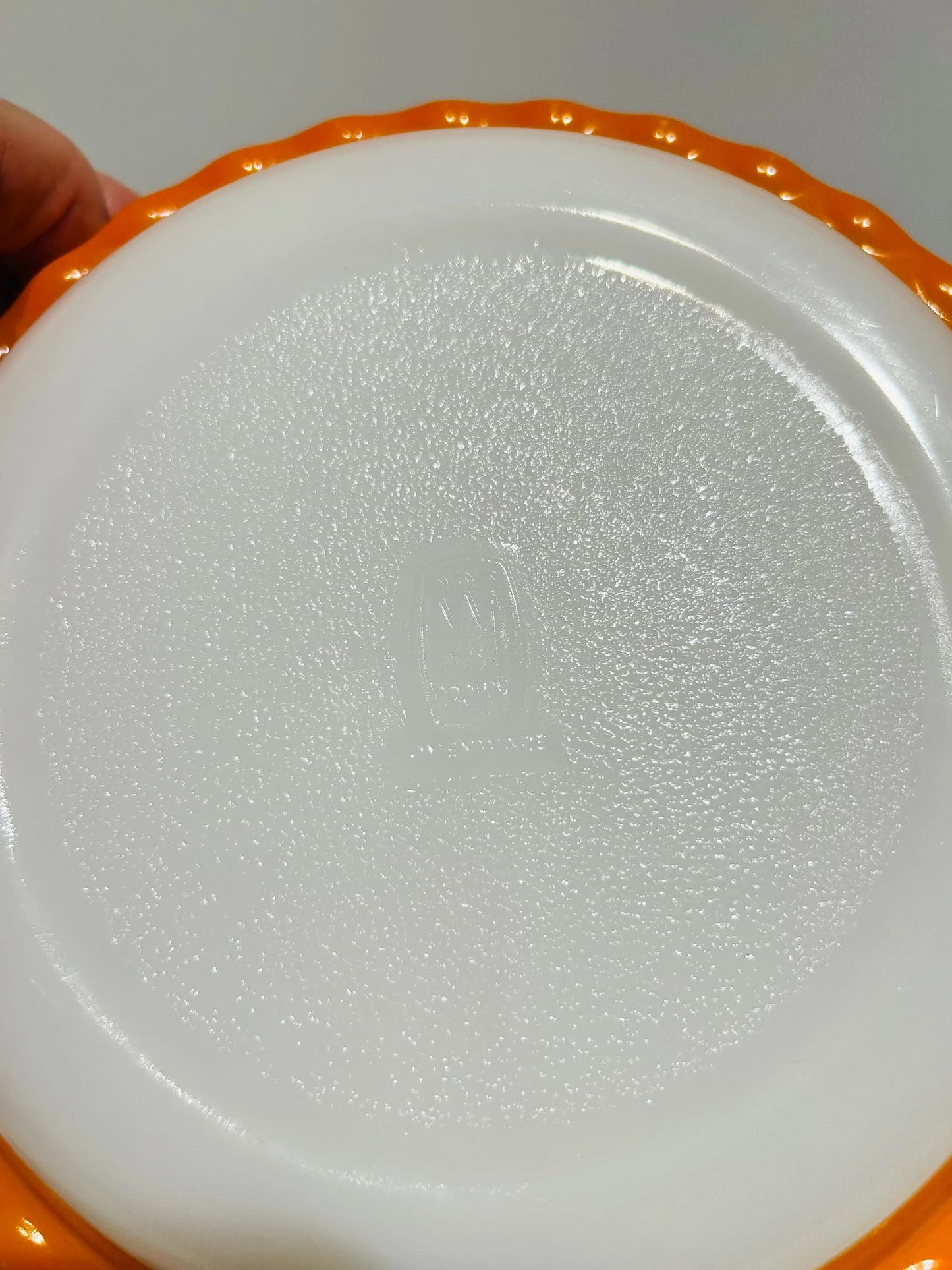Retro Orange Pie Dish - Crown Pyrex  – 23 cm Scalloped Milk Glass – Made in Australia