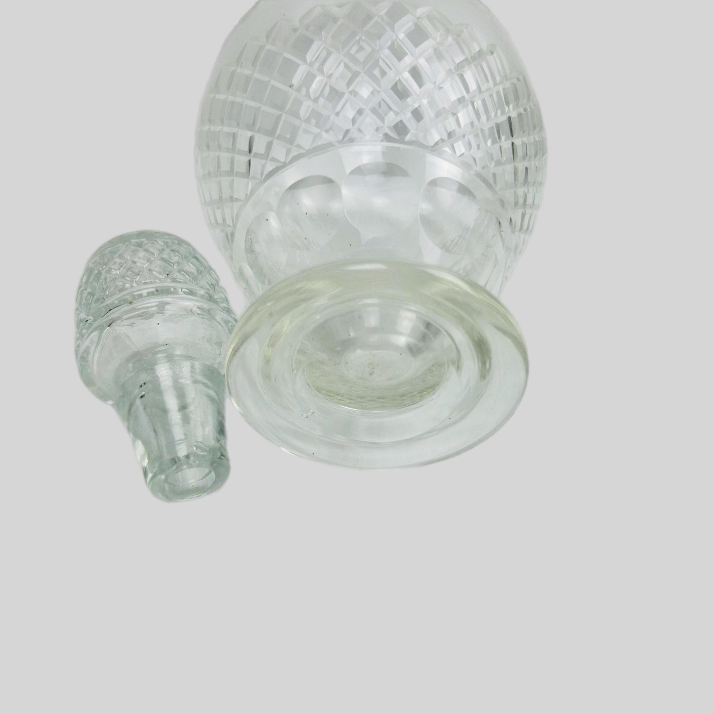 Vintage Cut Glass Decanter with Stopper – 23 cm Crystal Style Wine or Spirits Bottle